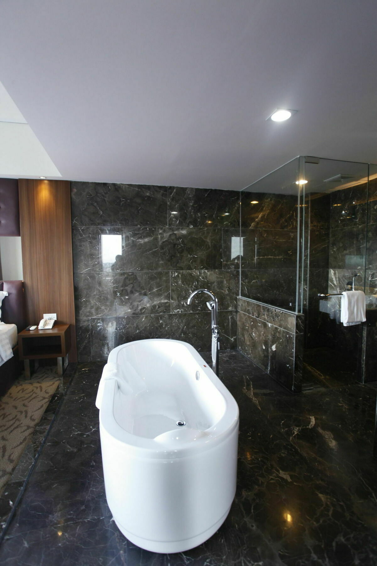 Demelia Hotel Makassar Esterno foto