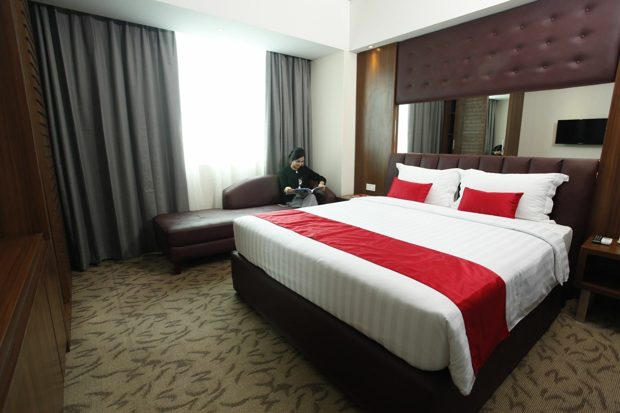 Demelia Hotel Makassar Esterno foto