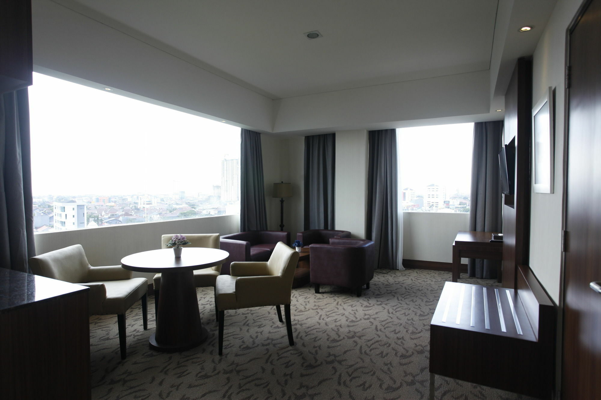 Demelia Hotel Makassar Esterno foto